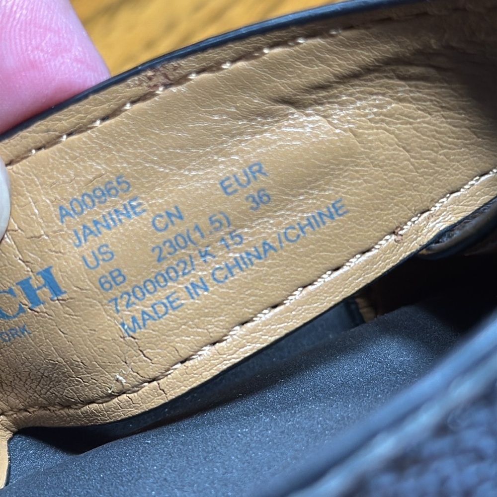 COACH JANINE SIGNATURE SANDALS - Picture 15 of 15